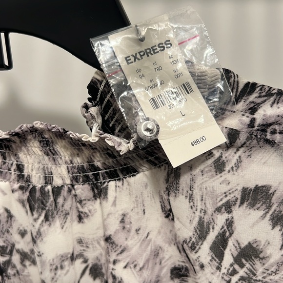 EXPRESS Women’s Long Sleeved Dress Size Large - Picture 4 of 4